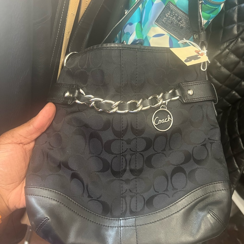 Coach purse - Picture 4 of 9